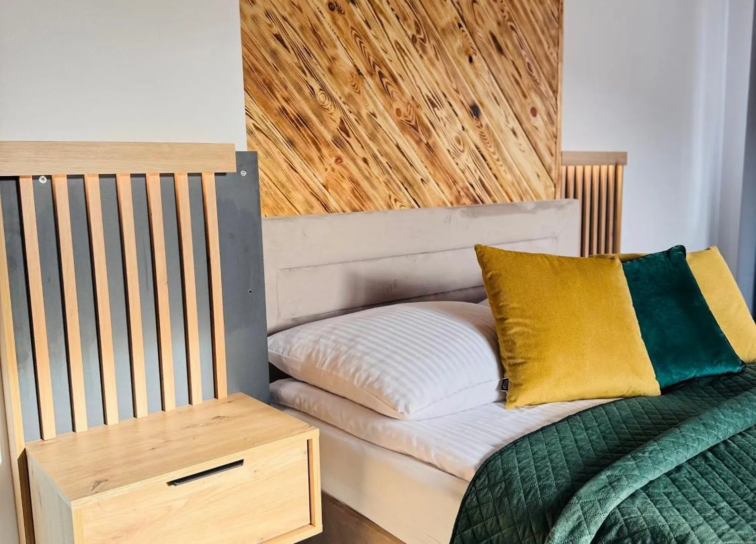Villa 84 & Apartments - Jacuzzi, Sauna Zakopane Bed & Breakfast