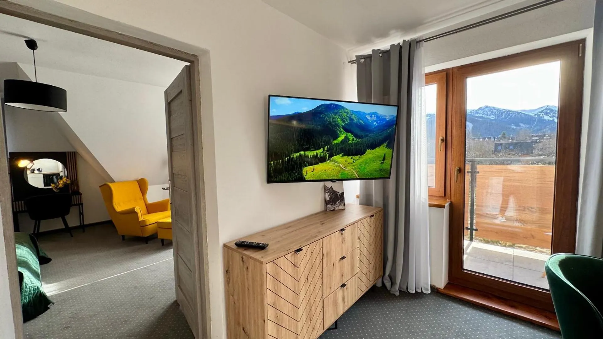 Villa 84 & Apartments - Jacuzzi, Sauna Zakopane Panzió