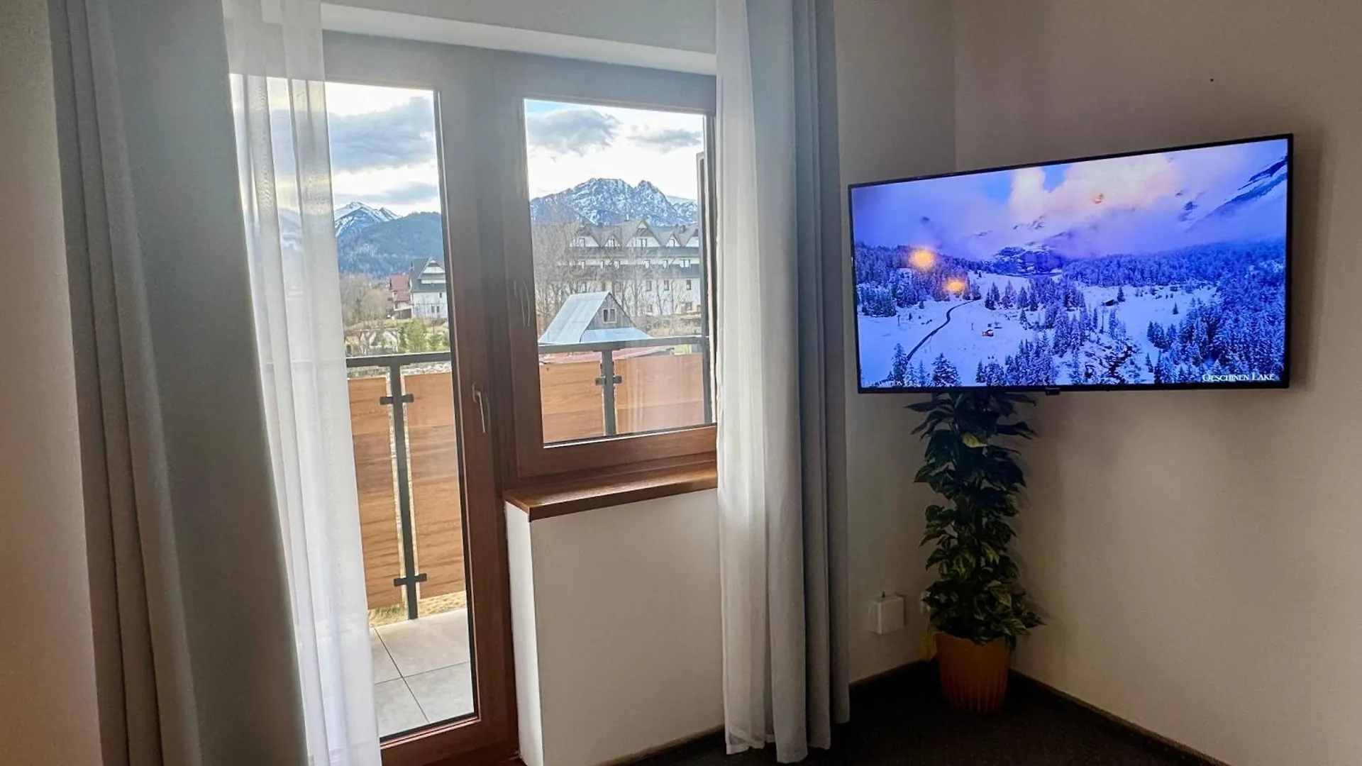 Villa 84 & Apartments - Jacuzzi, Sauna Zakopane 0*,  Poland